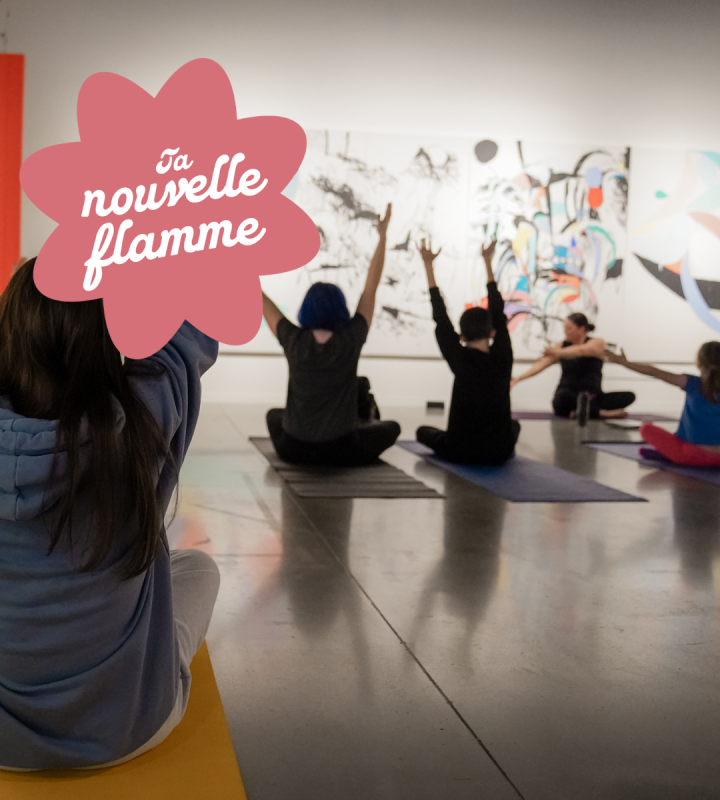 Yoga en salle d'exposition