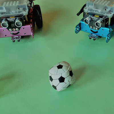 Partie de soccer avec robots
